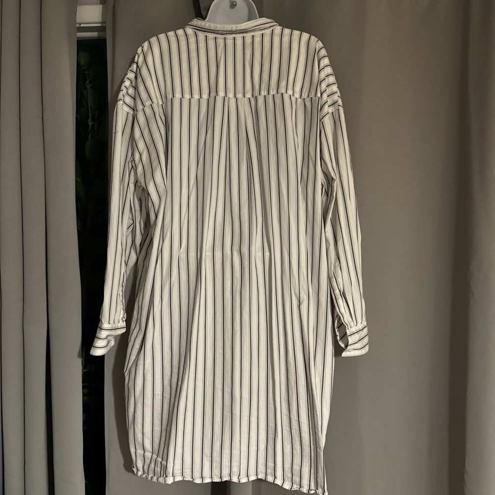 White and navy striped linen shirt dress with a relaxed fit - Picture 2 of 5